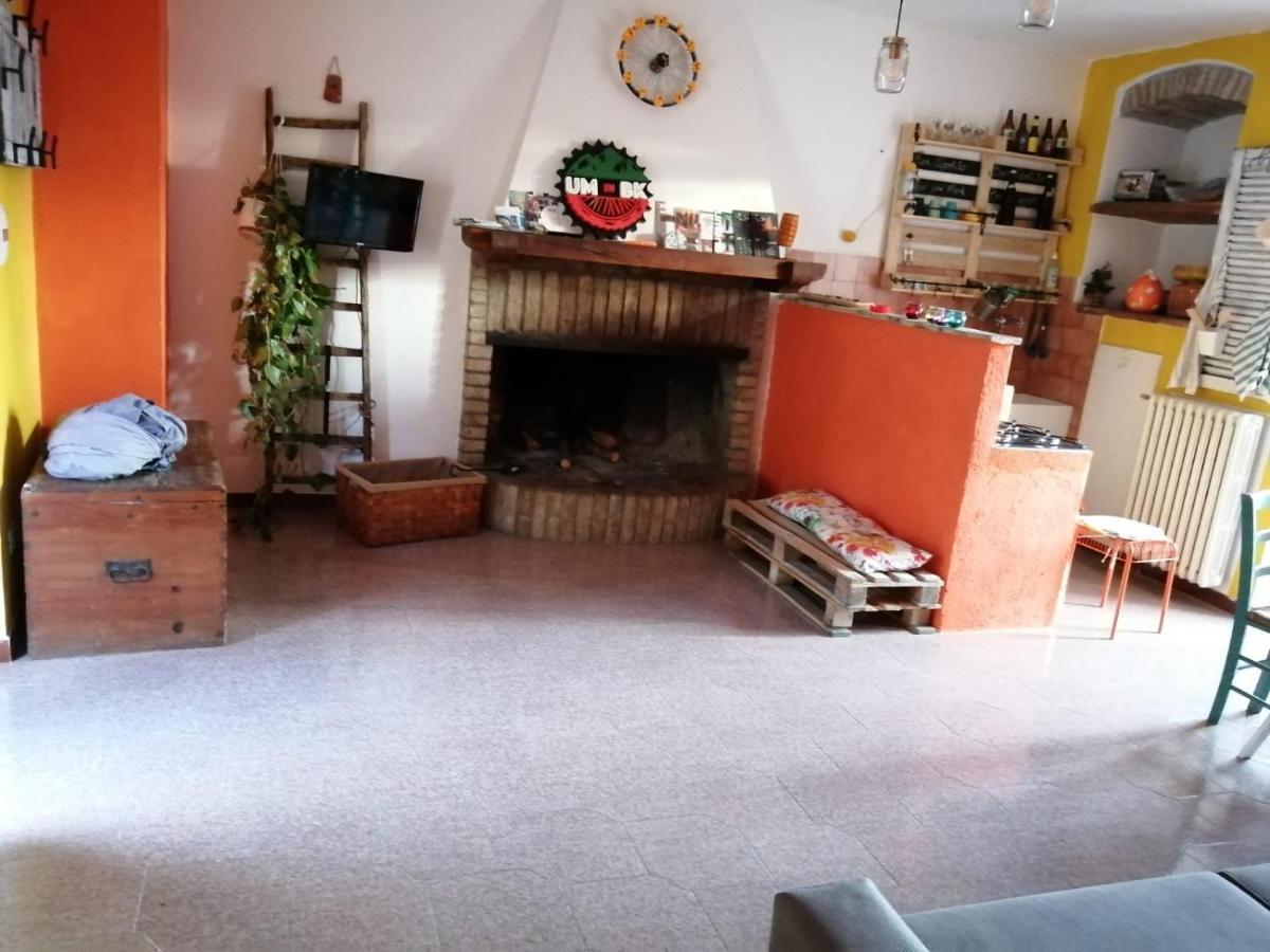 Umbria In Bike B&B フォリーニョ エクステリア 写真