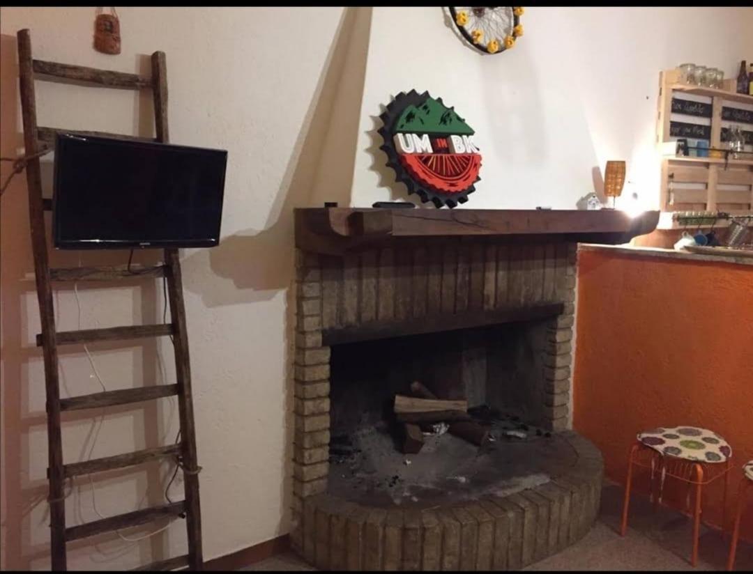 Umbria In Bike B&B フォリーニョ エクステリア 写真